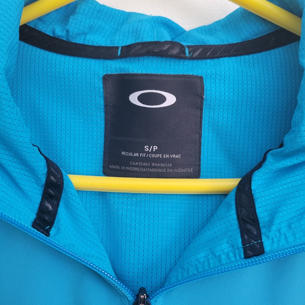 Men's Oakley blue Rotation jacket. Size small regular fit. - Picture 4 of 14
